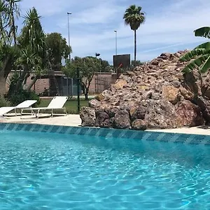 Casa Independiente Con Piscina Y Pista Deportiva Privadas Villa